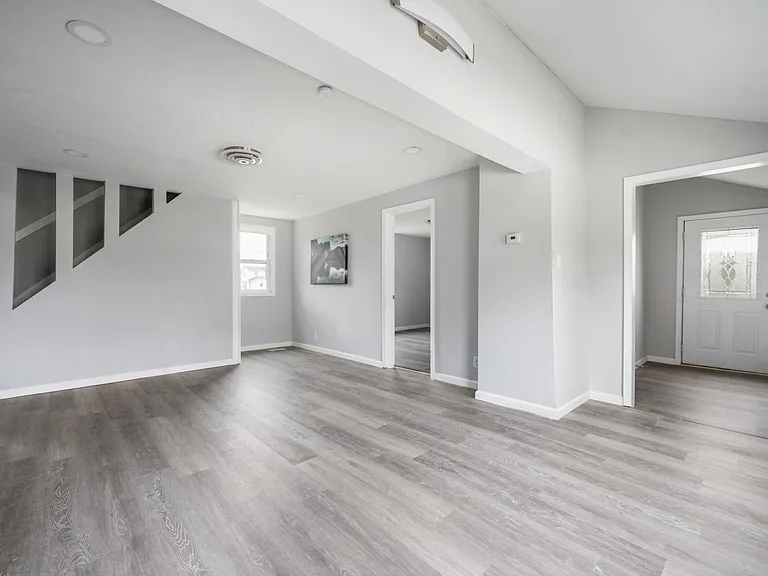 1601 N Webster St — Photo 17