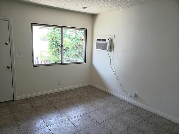 4th image of 5544 McCulloch Ave