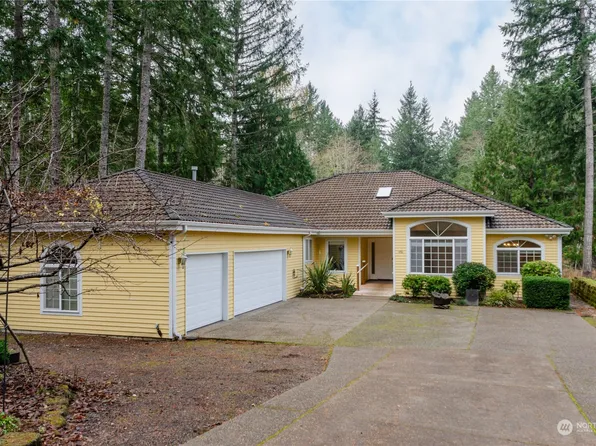 430 E Lakeshore Drive, Allyn, WA 98524