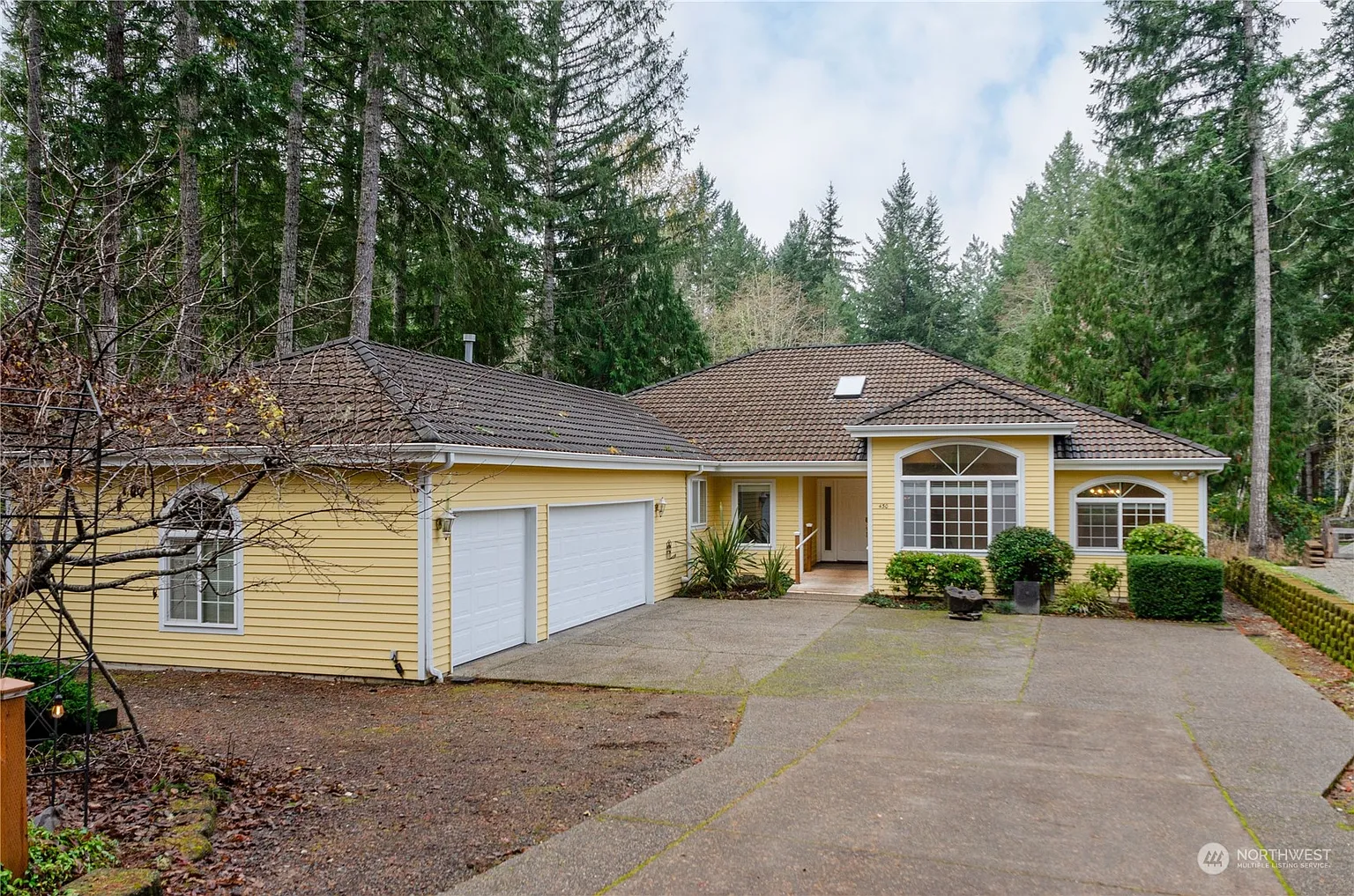 430 E Lakeshore Drive photo 1