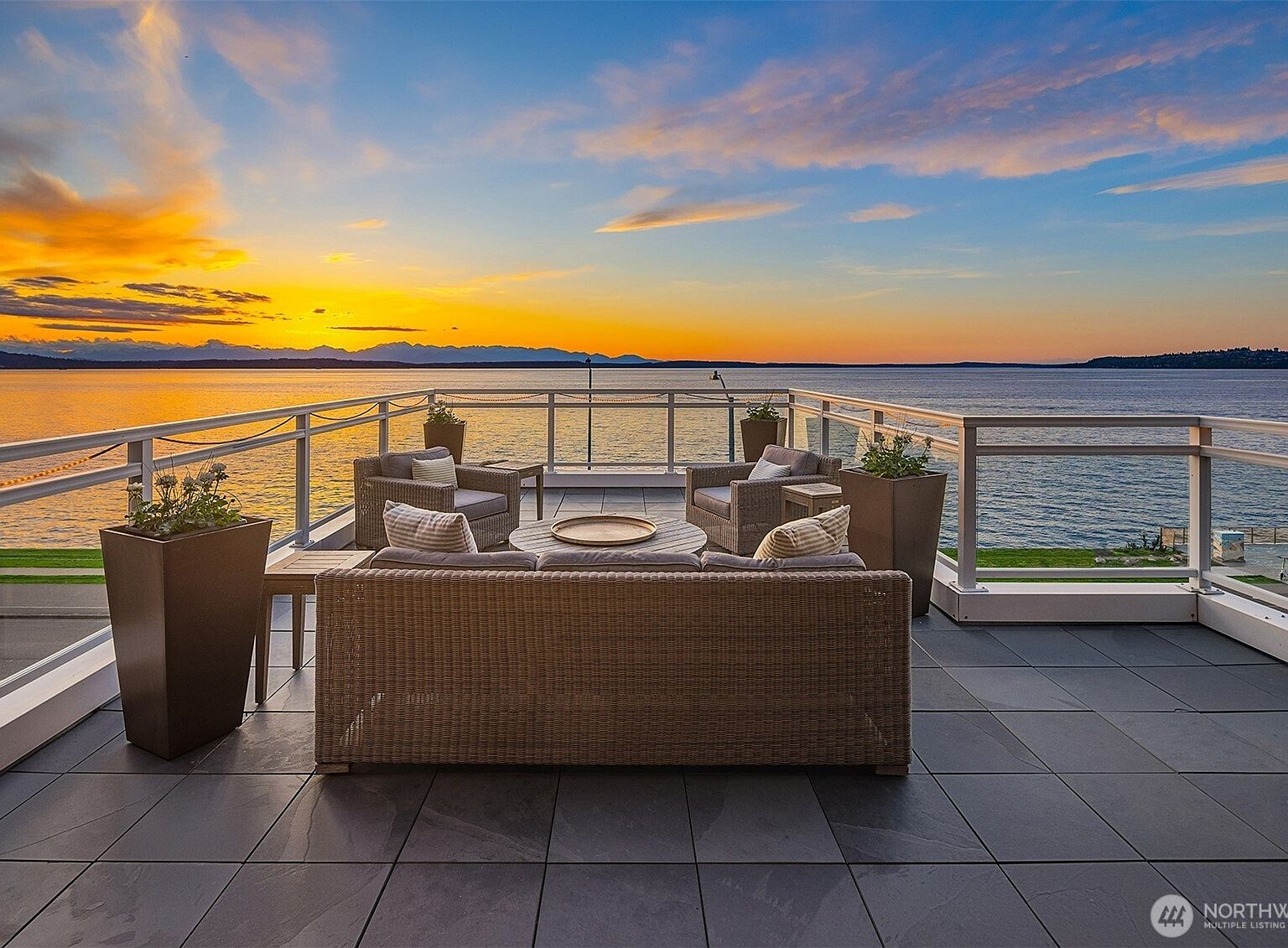 1514 Alki Avenue SW, Seattle, WA 98116 | Zillow