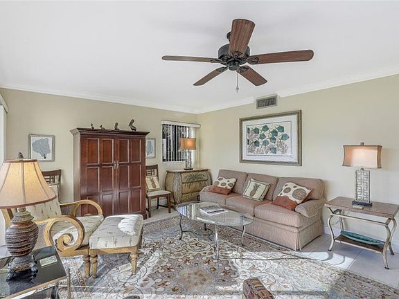 2nd image of 571 Beachwalk Cir #S-101