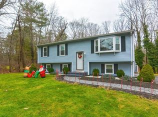 67 Deanville Rd, Attleboro, MA 02703