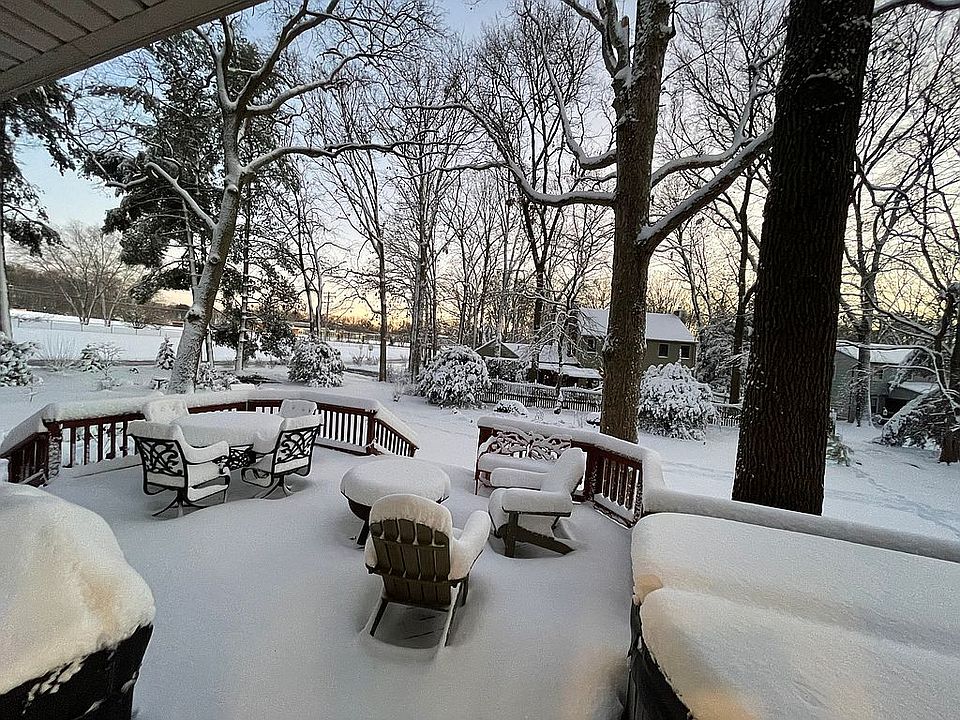 1st image of 469 London Ln