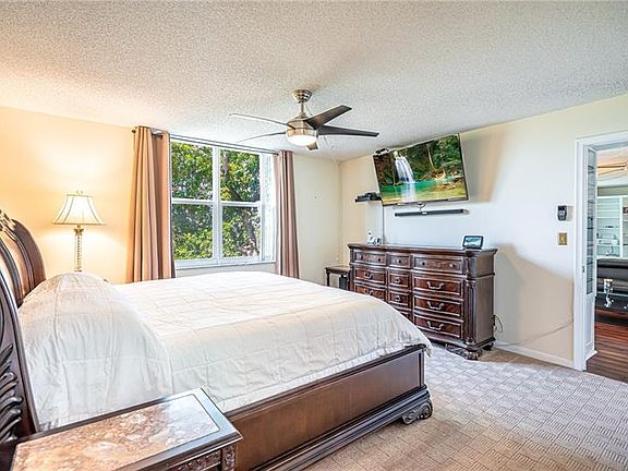 5th image of 1800 N Andrews Ave APT 4G