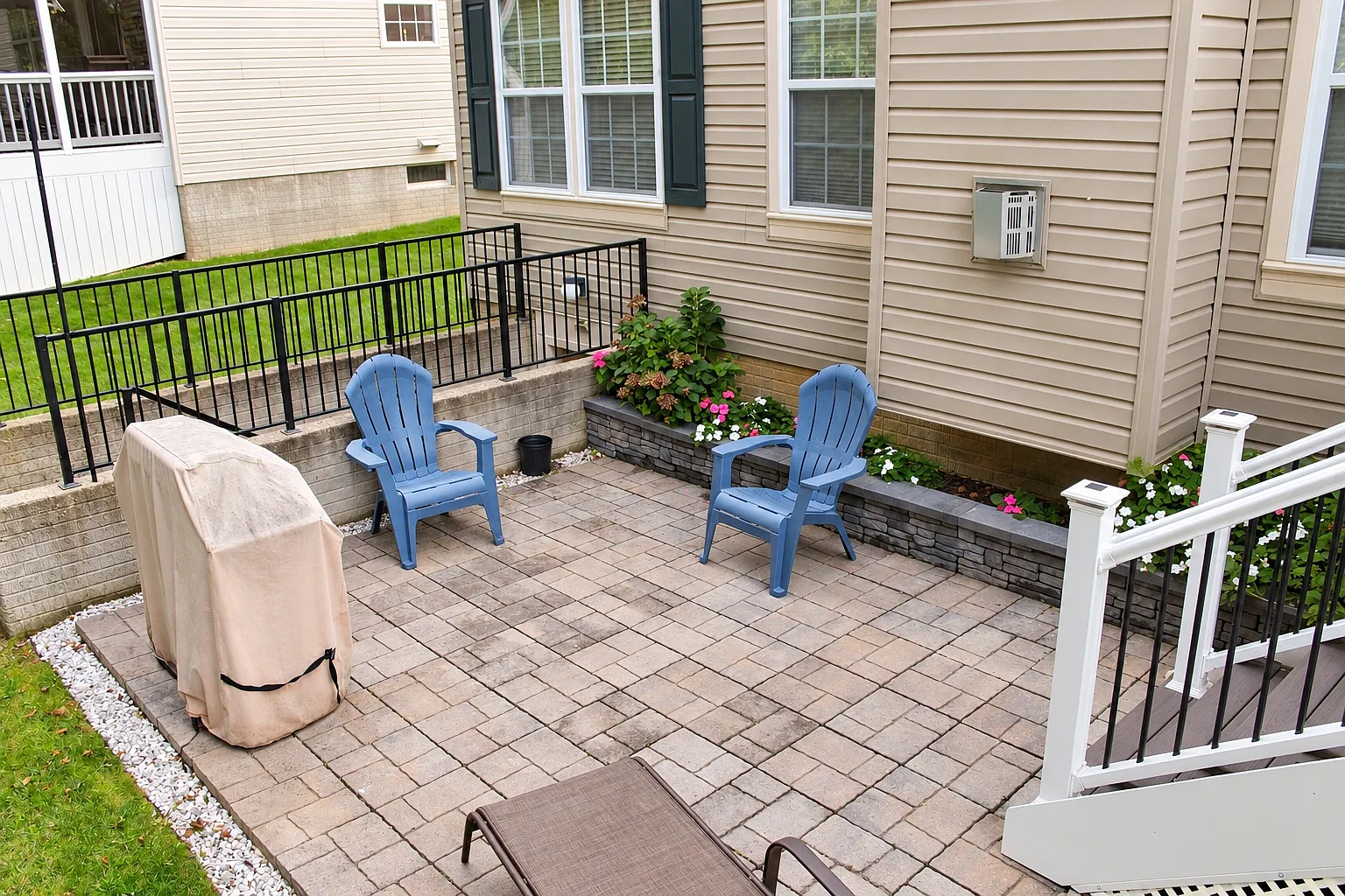 5 bed, 3.5 bath, 3199 sqft, $3,250 — Photo 2