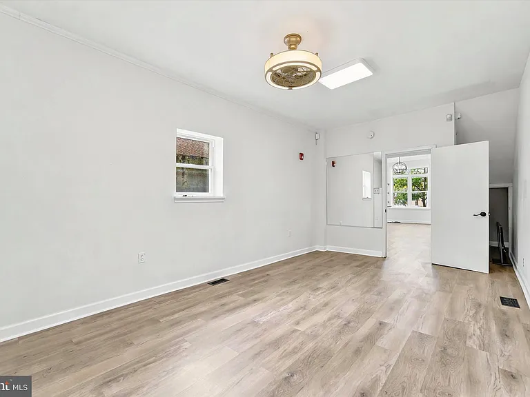 1931 W Passyunk Ave #1 — Photo 12