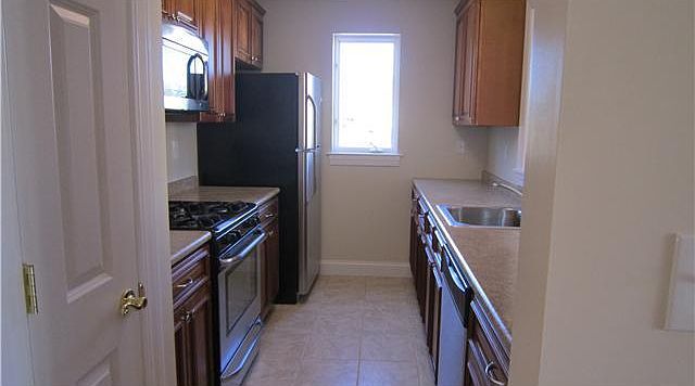 1st image of 410 Tondo Cir