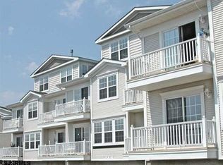 72 Windjammer Dr, Somers Point, NJ 08244