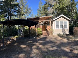 46 Easy St, Florence, OR 97439