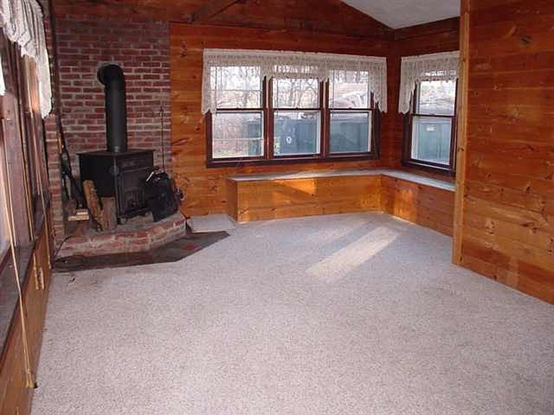 3rd image of 18 WHITBECK Lane