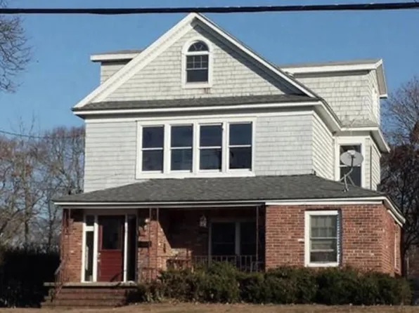 267 Roosevelt Avenue, Oakhurst, NJ 07755