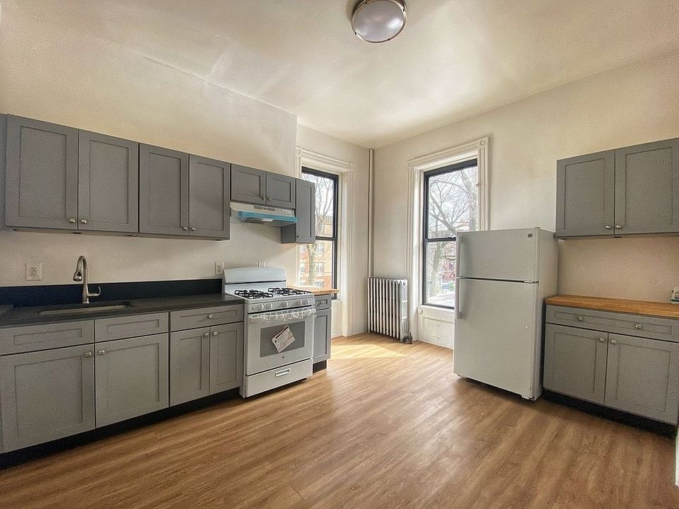 1st image of 408 Throop Ave #1