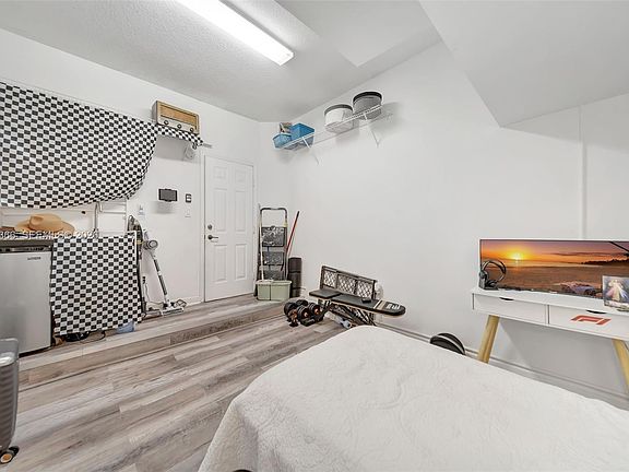 5th image of 7855 NW 110th Ave