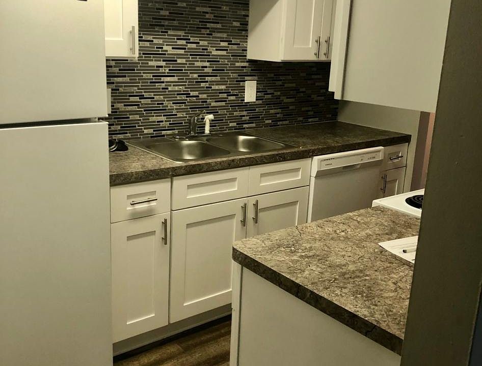 1st image of 14 Charleston Sq #30