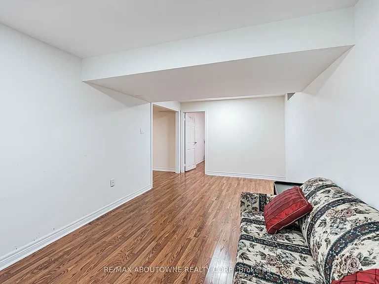 3221 Erin Centre Blvd #BASEMENT — Photo 19