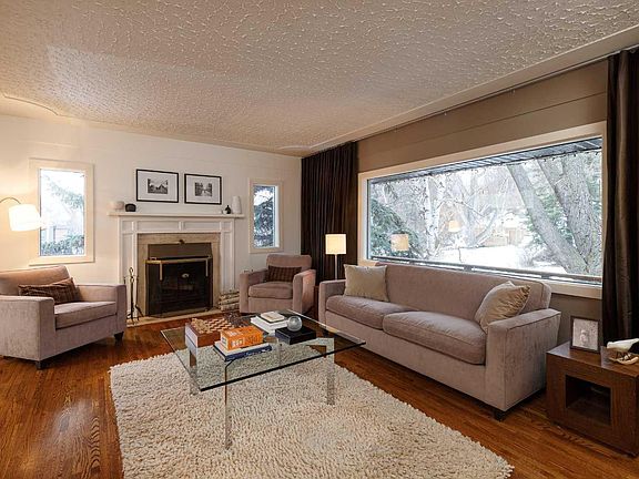 5th image of 504 Crescent Blvd SW