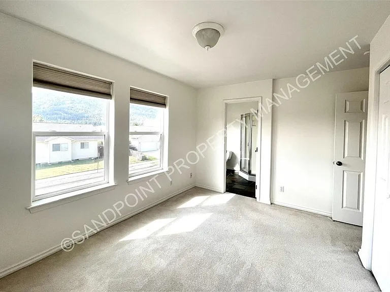 423 Louis Ln — Photo 20