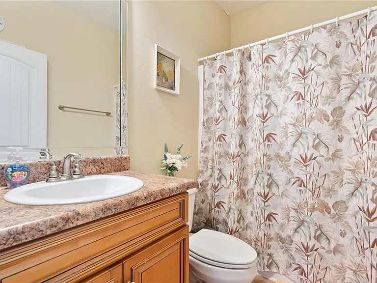2520 Bluebeard Ln E — Photo 15