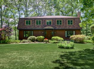 11 Goulding St E, Sherborn, MA 01770