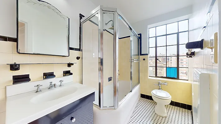 Rented by Bond New York | media 36