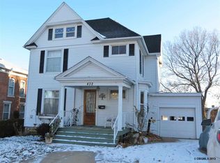 432 Summit St, Dubuque, IA 52001