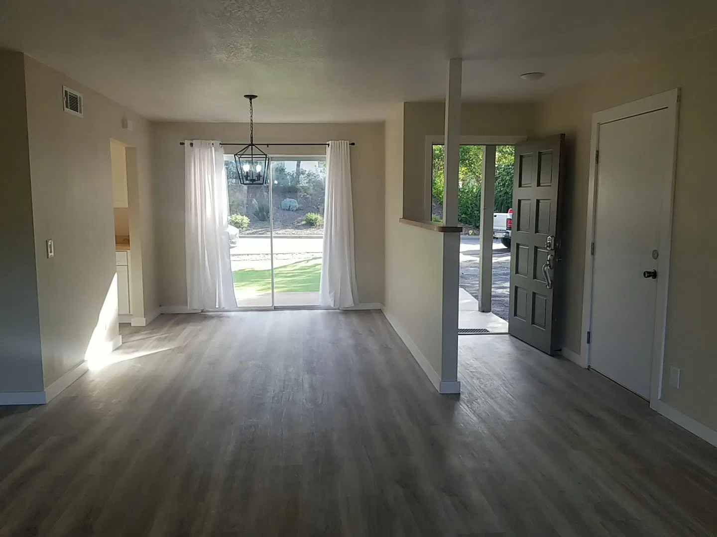 2 bed, 1378 sqft, $4,495 — Photo 3