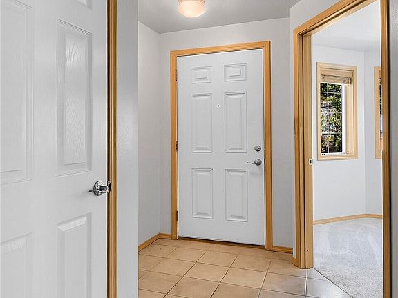 3rd image of 6005 74th Avenue NE