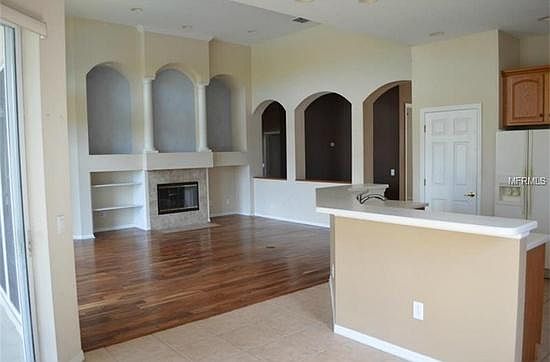 3rd image of 10121 Deercliff Dr