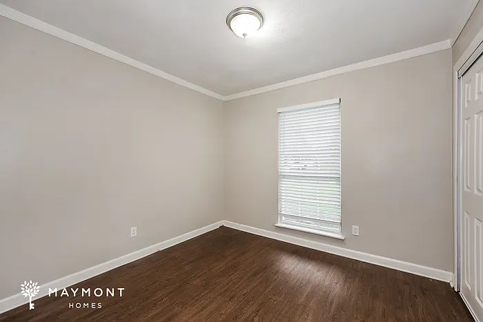 709 Lawndale Dr — Photo 10