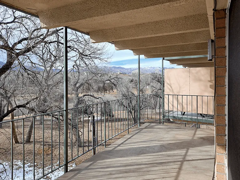 Boulder Crescent — Photo 49