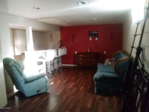 4th image of 43 Majestic St SE