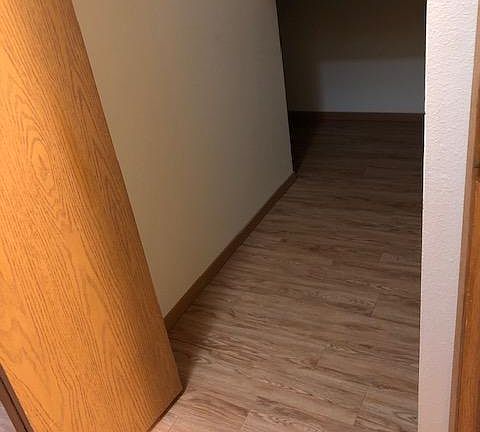 5th image of 913 Noorvik Ct