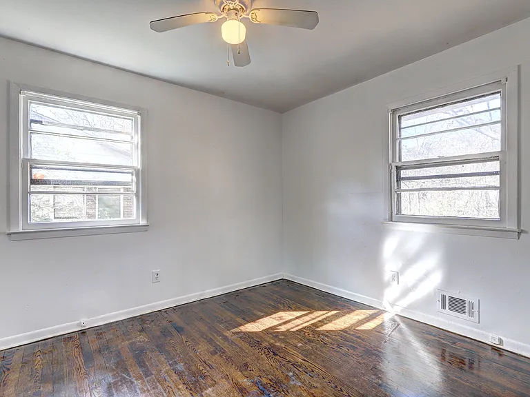 3467 Eisenhower Cir SE — Photo 6