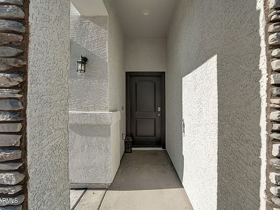 2nd image of 30722 W INDIANOLA Avenue