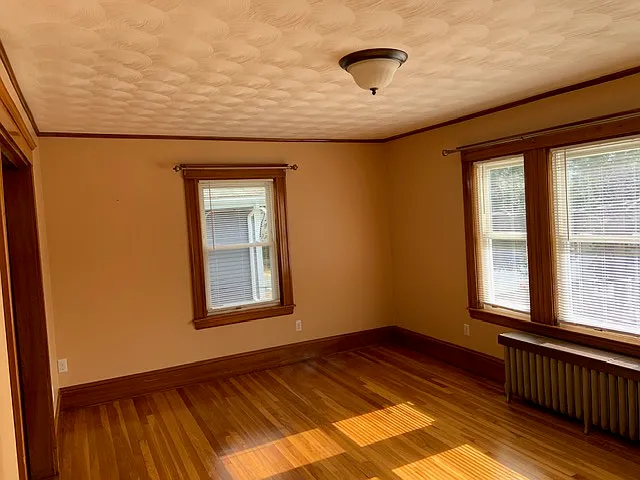 3 bed, 1100 sqft, $2,700 — Photo 2