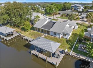 11840 W Sunnybrook Ct, Crystal River, FL 34429