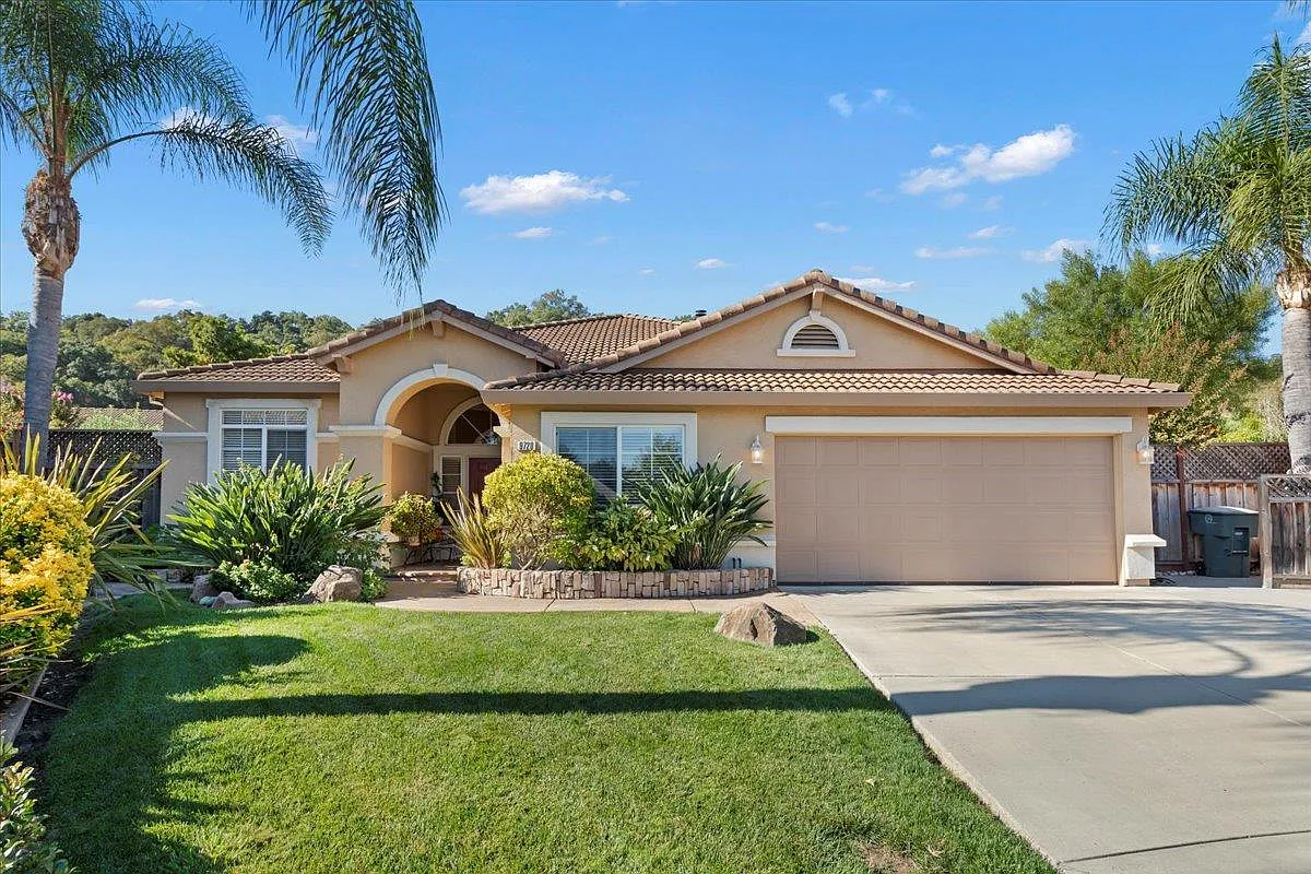 9720 Linnet Ct photo 1