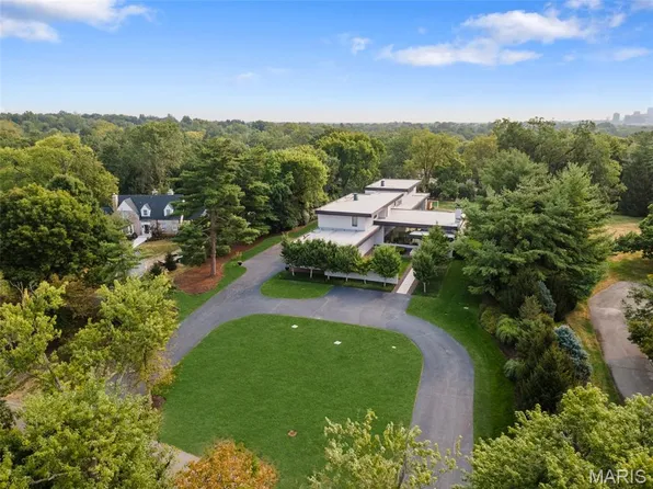 22 Fordyce Ln, Saint Louis, MO 63124