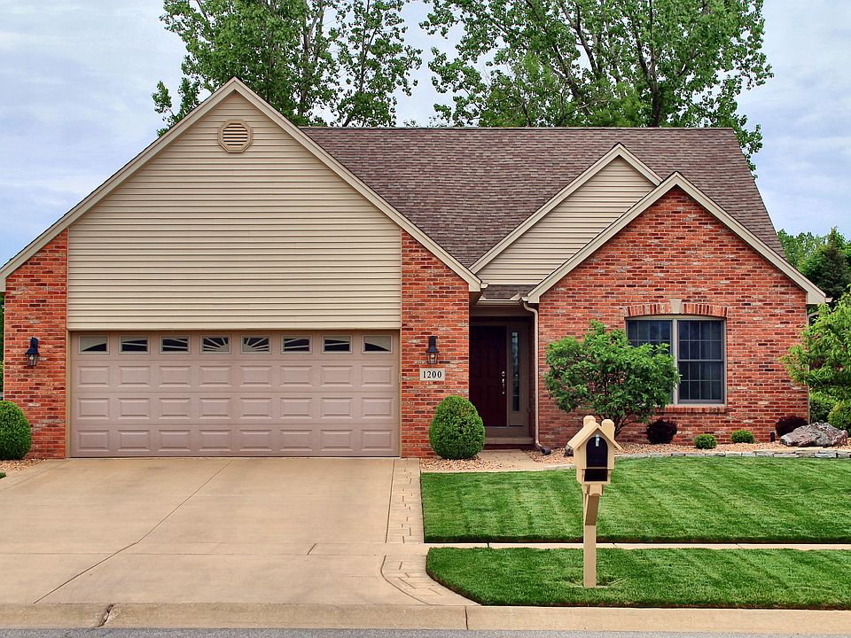 1st image of 1200 Twin Lakes Dr