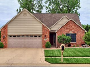 1200 Twin Lakes Dr, Temperance, MI 48182