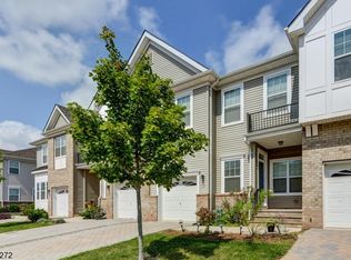 16 Tudor Dr, Somerset, NJ 08873