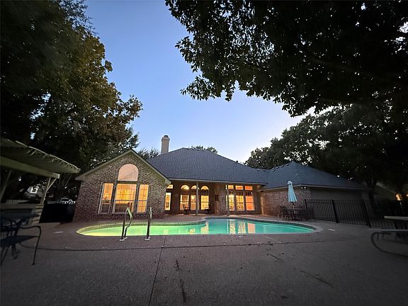 2nd image of 107 Pinnacle Ct