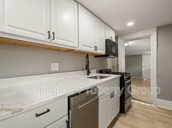 206 E 25th St, Baltimore, MD