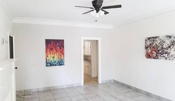 2nd image of 500 N Kenmore Ave #1
