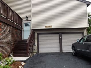 29W358 Thornwood Ln, Warrenville, IL