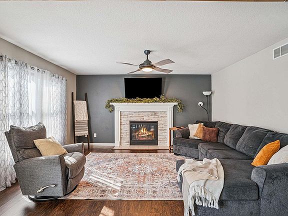 5th image of 1629 W 66th St