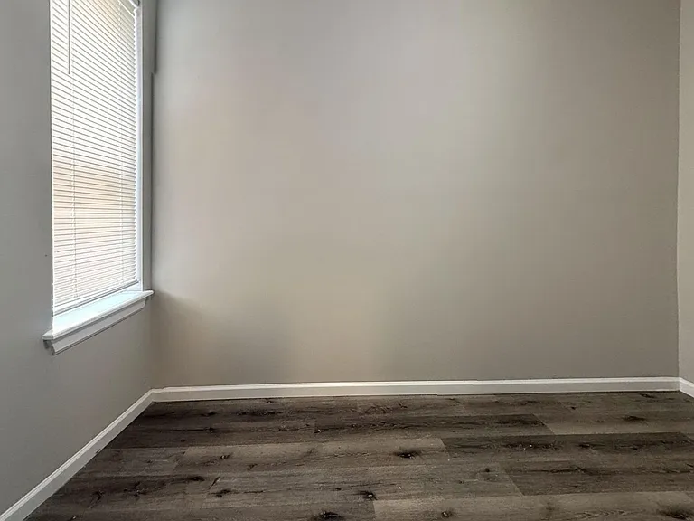 5411 Trinity St — Photo 6
