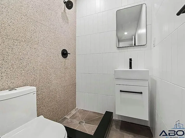 242 Montrose Ave #1A — Photo 8
