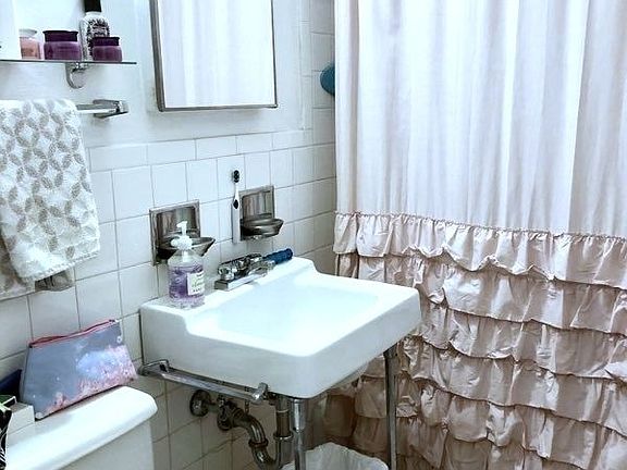 4th image of 343 E 30th St APT 12H